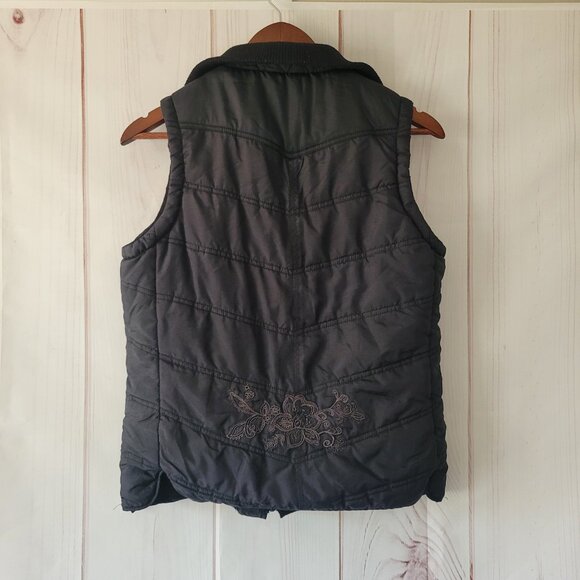 Maurices Women’s Quilted Western Vest, M, Black, Floral Embroidery, Warm Vest - Picture 4 of 8